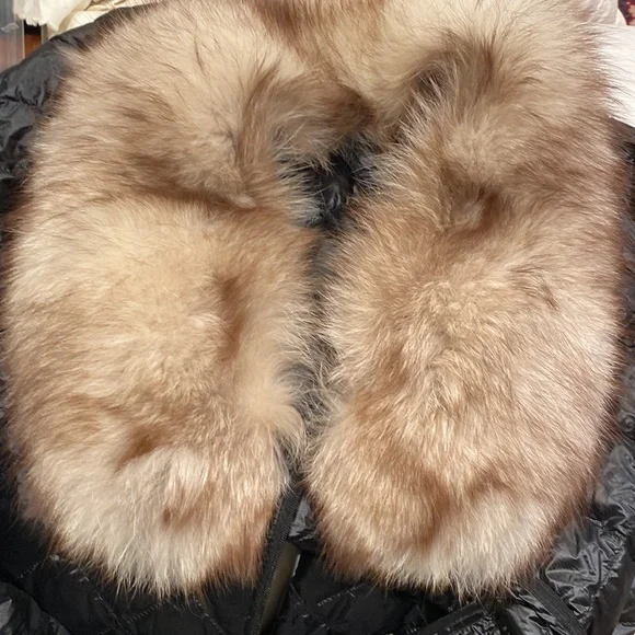 Vintage light color blond fur neck collar goes on jackets or coats